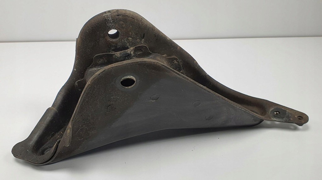 фото №3, Кронштейн рычага левый перед toyota mr2 ii sw20