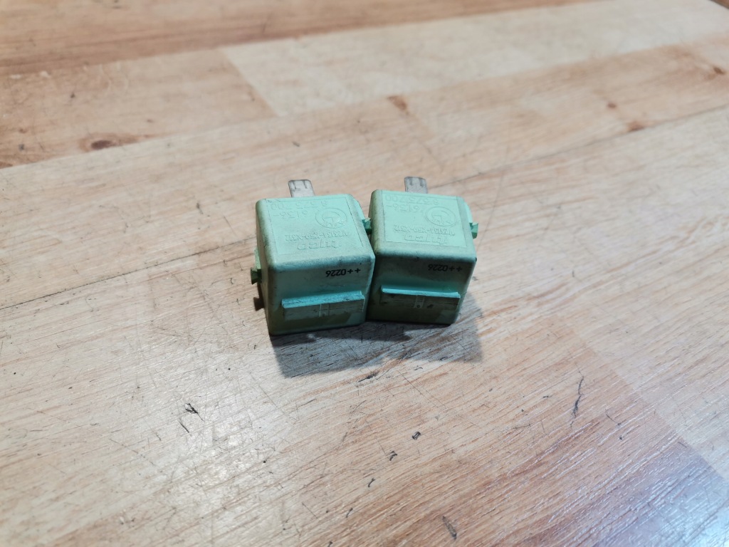 Реле bmw e36 e46 e87 e90 e60 f10 f20 f30 8373700 оригінальний номер Ціна