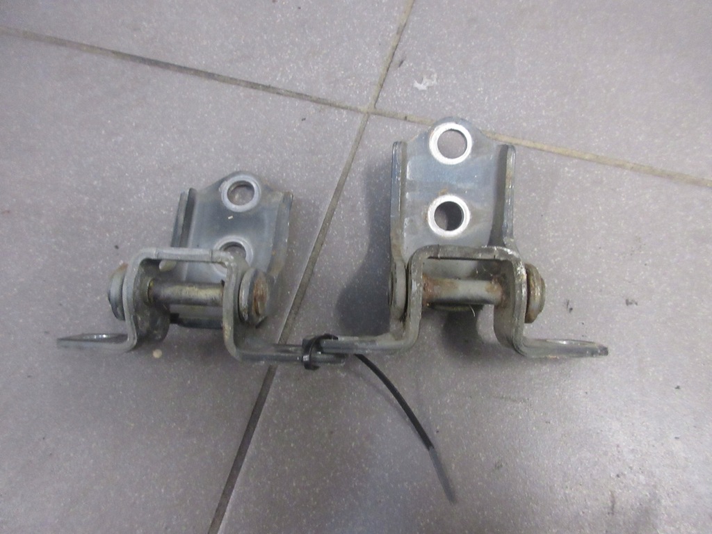 фото №1, Петля дверь правый перед mazda rx8 rx-8 27c