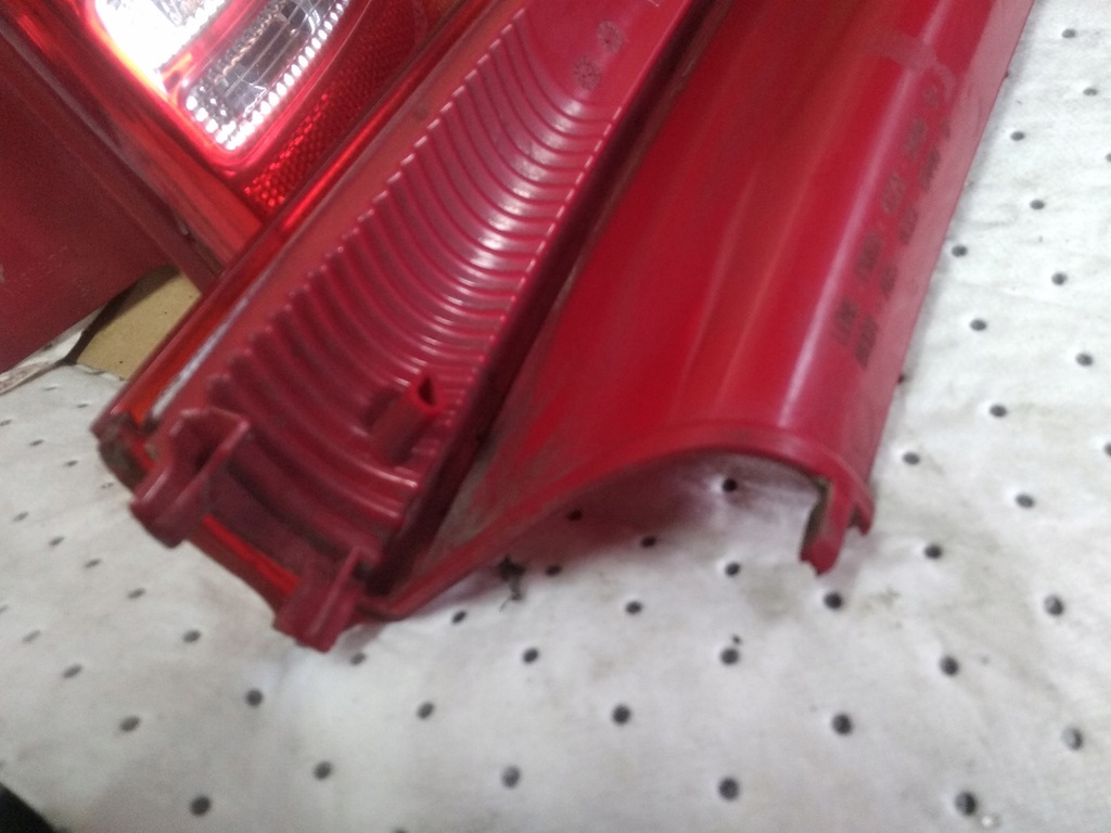 фото №10, Лампа правый задняя kpl. с отражатель citroen c4 i 5d 9655863980, 9655863780