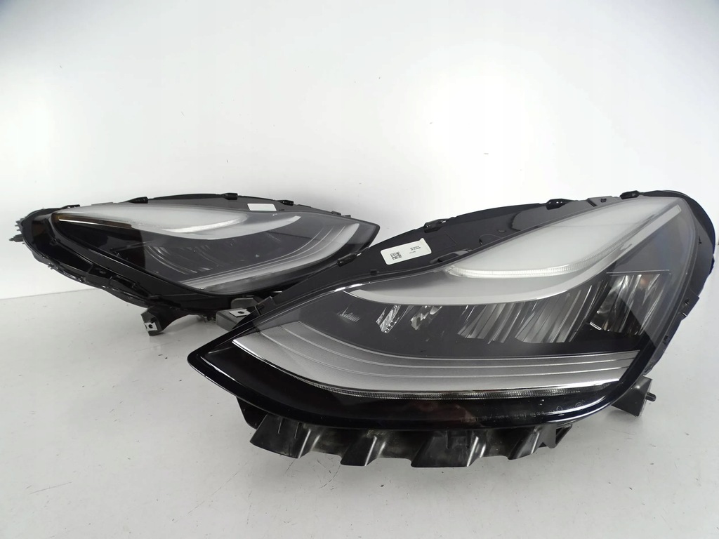 фото №1, Лампа перед передняя левая tesla 3 full led