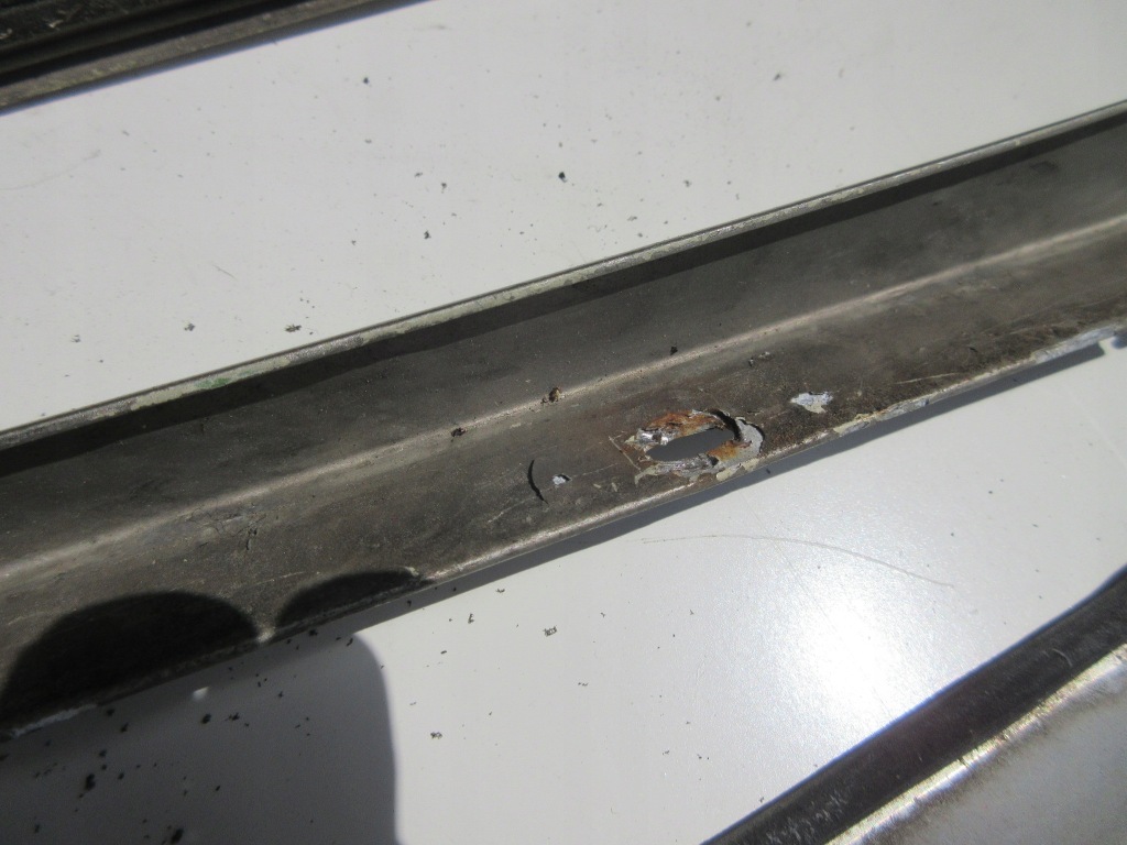 Накладки передней стекло 4шт. комплект . mercedes se w126 Киев