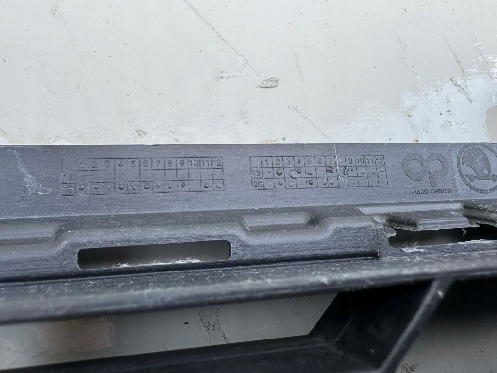 фото №16, Skoda superb 3 iii lift 19-24r решётка средняя бампера перед передняя