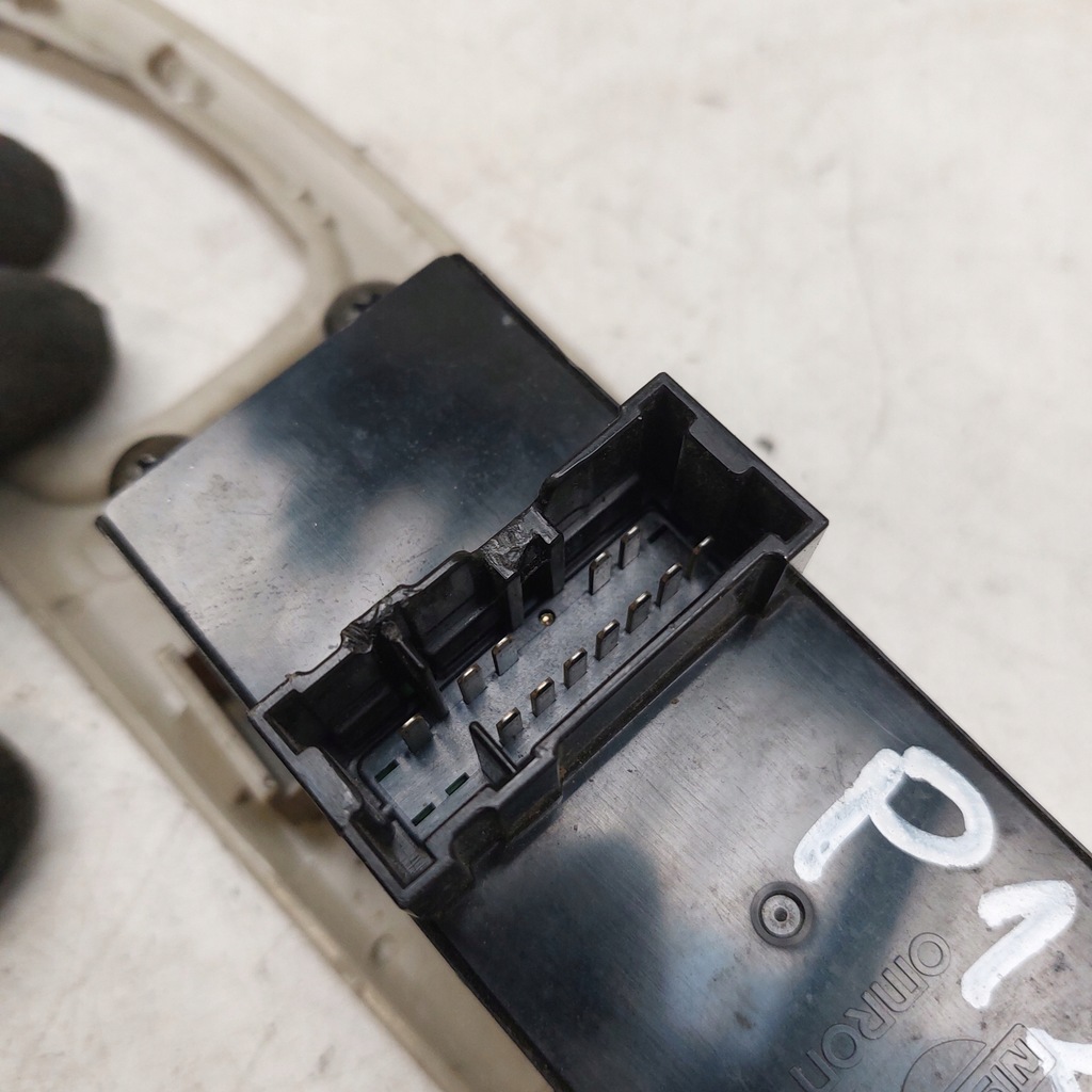 фото №7, Nissan primera p12 панель керування вікон перед