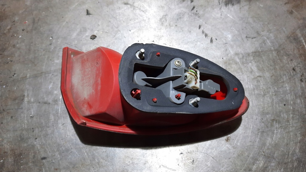 фото №2, Лампа правый задняя alfa romeo 147 05r