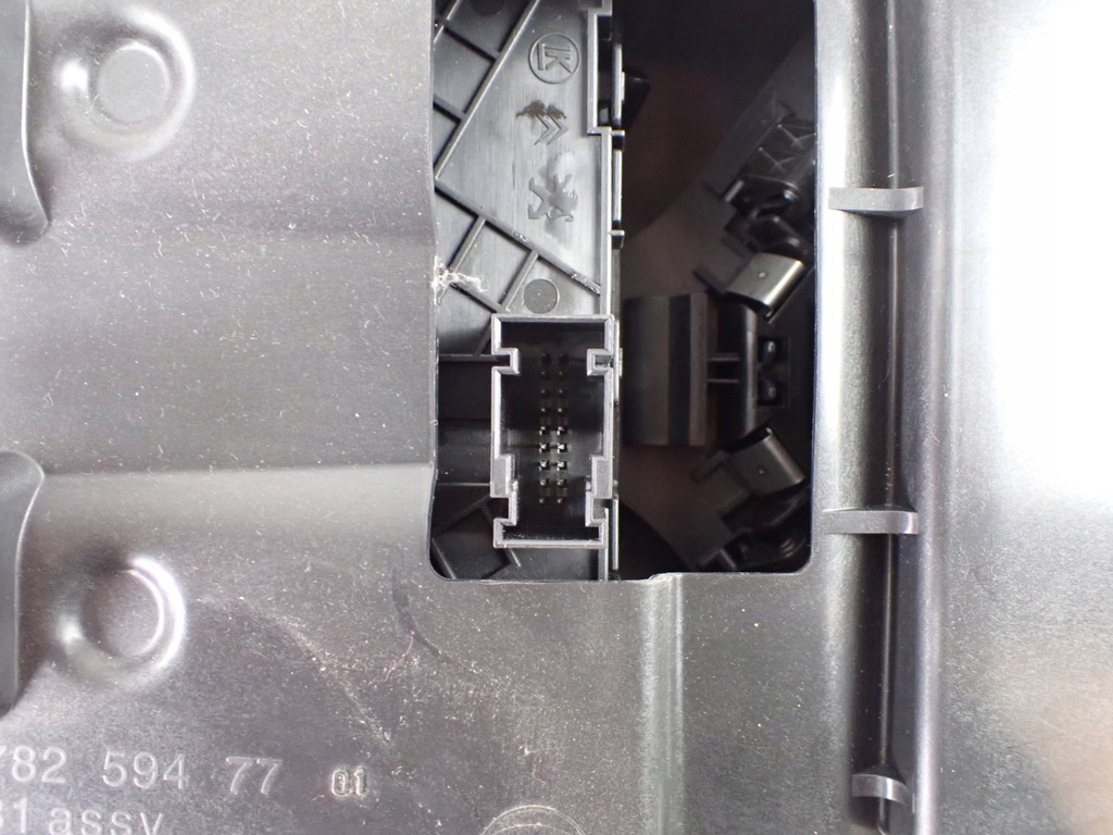 фото №7, Лампа стельовий панель керування citroen ds5 hybrid europa 9678259477