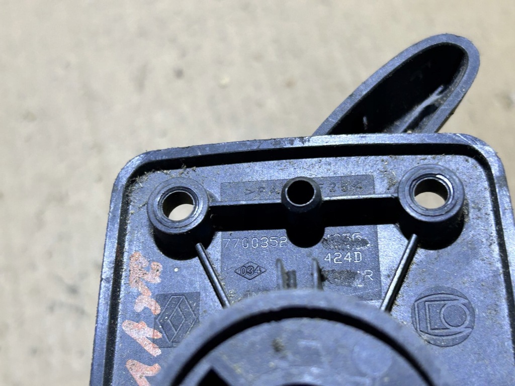 фото №4, Ручка внутренняя дверь правая правый задняя renault master ii 7700352424d