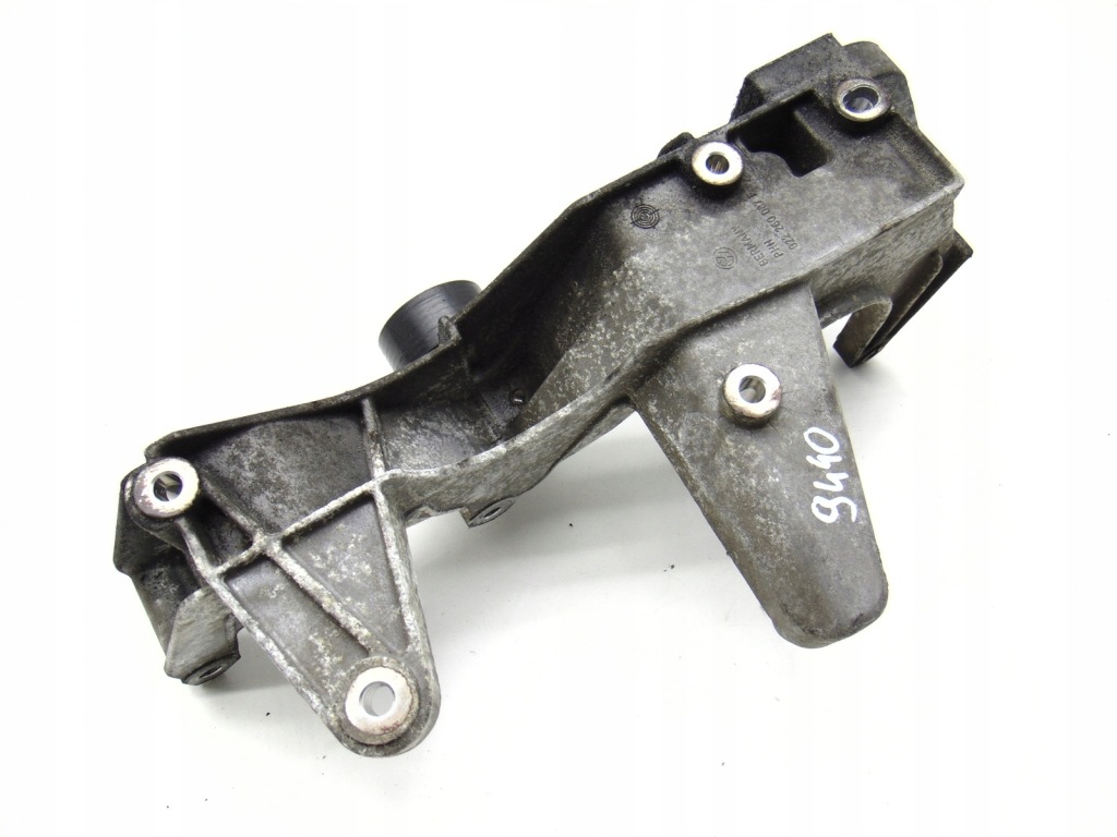 Кронштейн тримач  генератора 022260087f cayenne touareg Зі Шроту