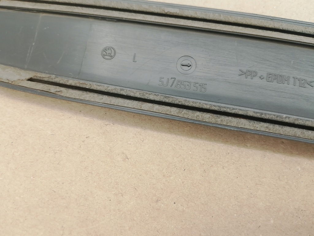 фото №10, Skoda fabia roomster молдинг дверь левая передняя перед левый