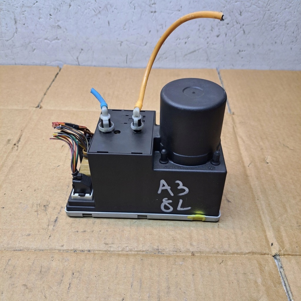 Купити Насос помпа замка центрального audi a3 8l 8l0862257l