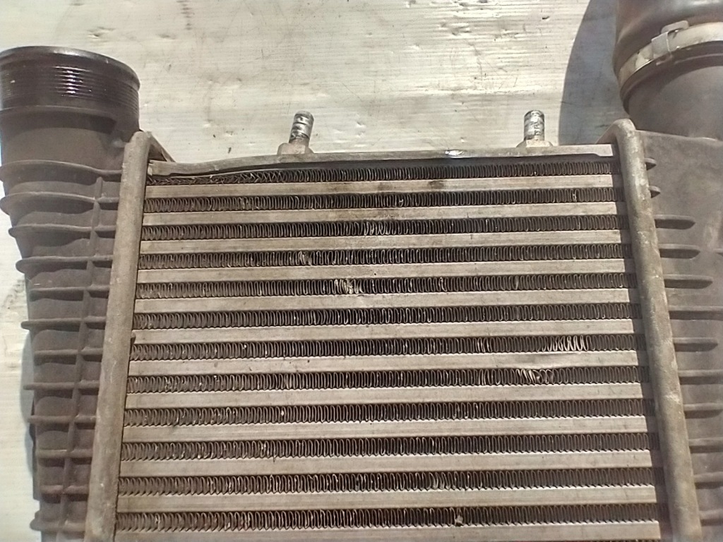 Audi a8 d4 4h 4.2 tdi радіатор інтеркулер права шланг 4h0145806h Оригінал