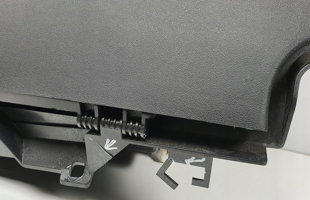 фото №3, Бардачок пасажира discovery sport l550 europa