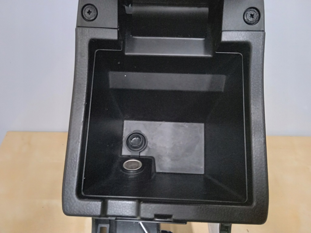 фото №5, Suzuki kizashi подлокотник бардачок czarna кожа