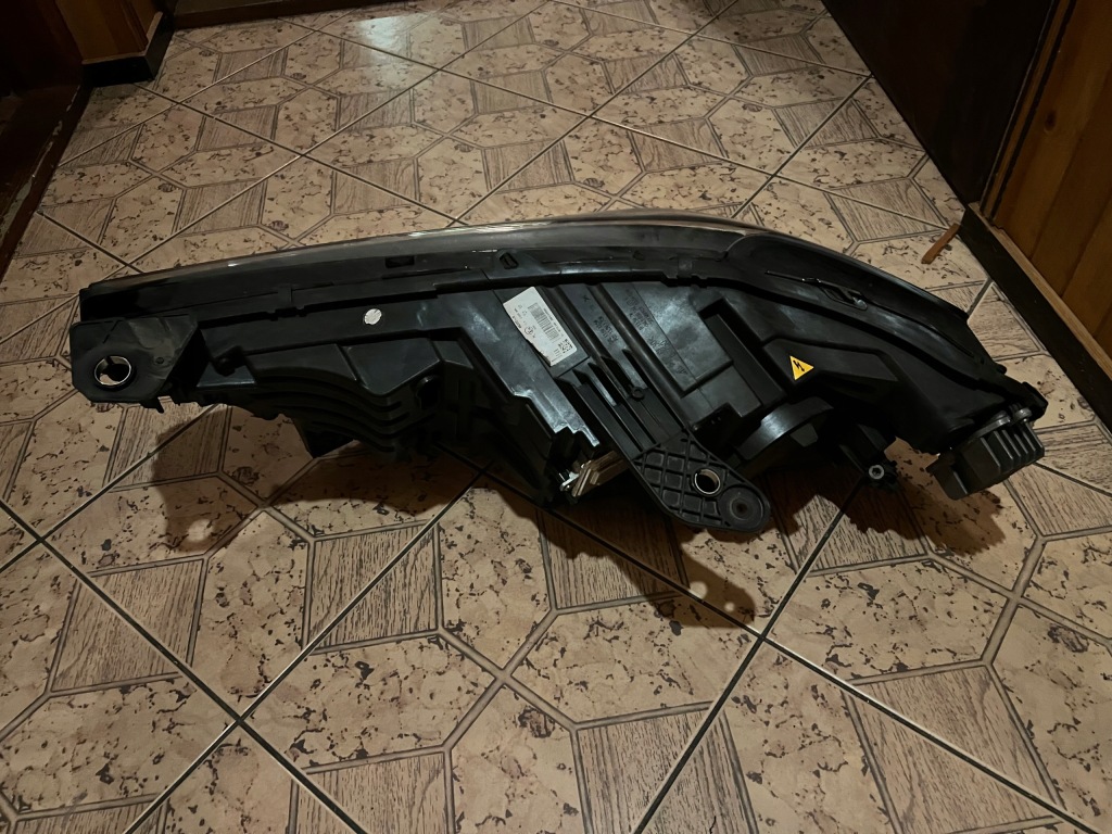 Alfa romeo stelvio лампа передня перед права європа 00505639590 Недорого