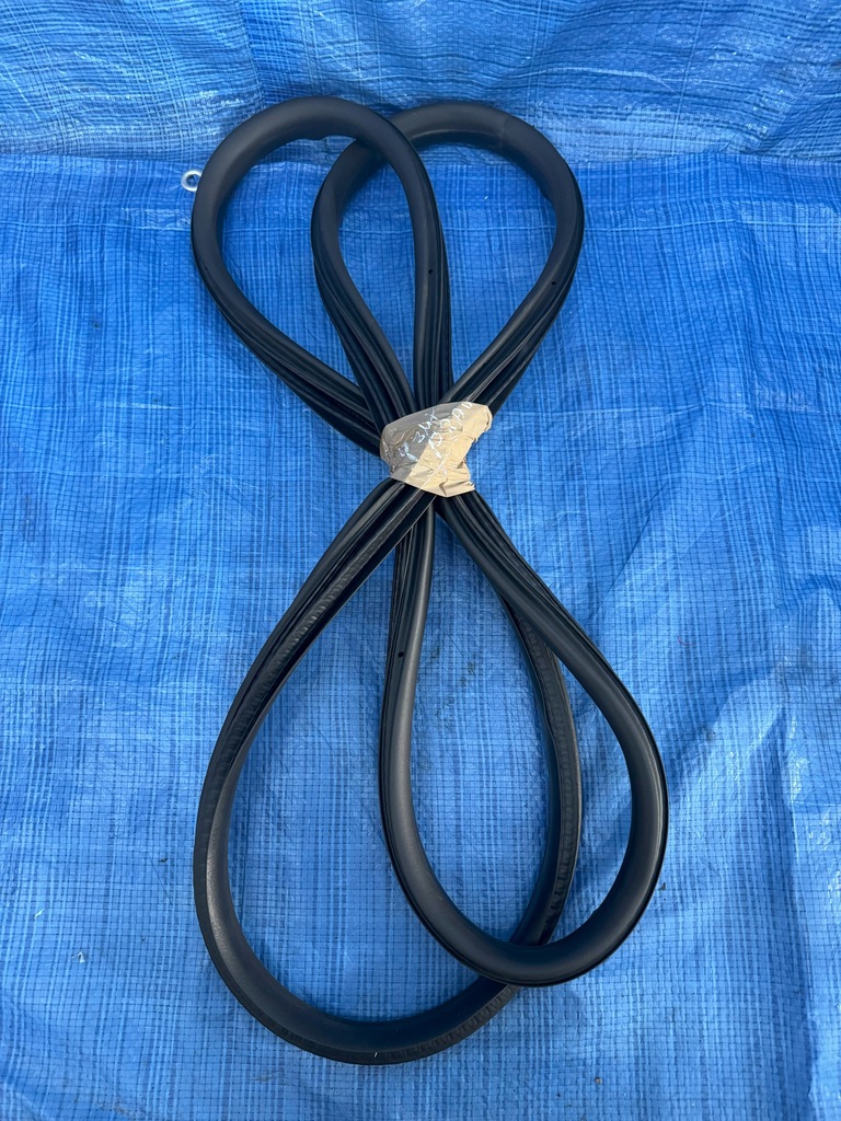 фото №1, Прокладка двері перед правий renault megane v e-tech