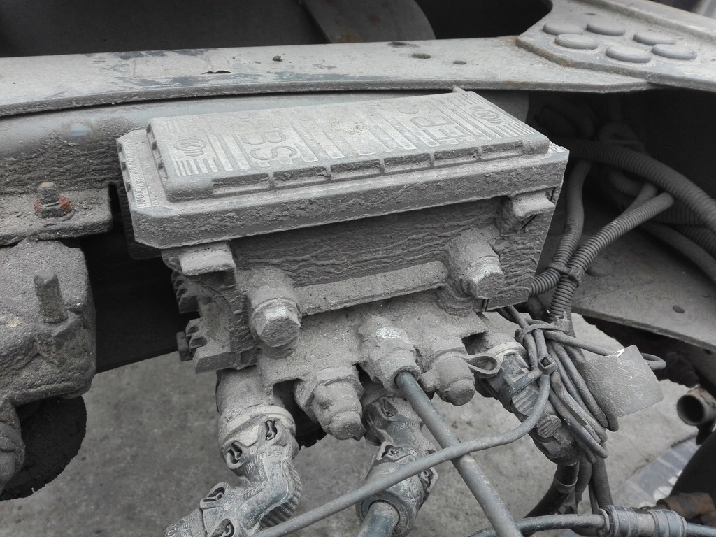 фото №1, Задній клапан ebs renault midlum 21122035 k020022