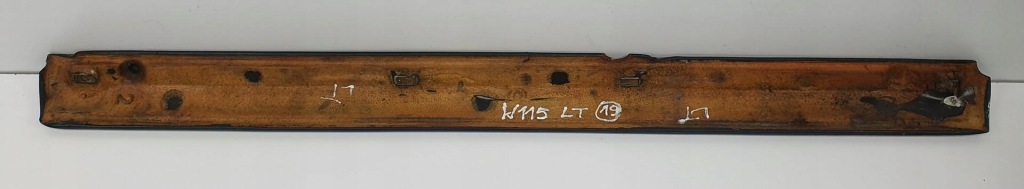 Молдинг parapet обшивка оббивка двері лівий задній mercedes w115 w114 в Україні