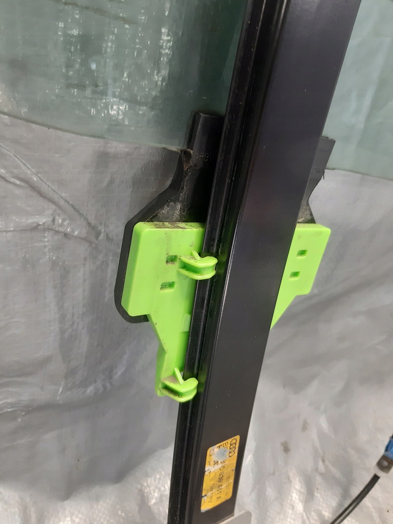 фото №9, Рамка двері підйомник скло лівий задня audi a4b6 sed