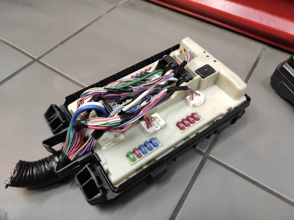 фото №7, Infiniti fx30d 3.0d fx35 qx70 модуль коробка предохранителей bsi 284b71by0a