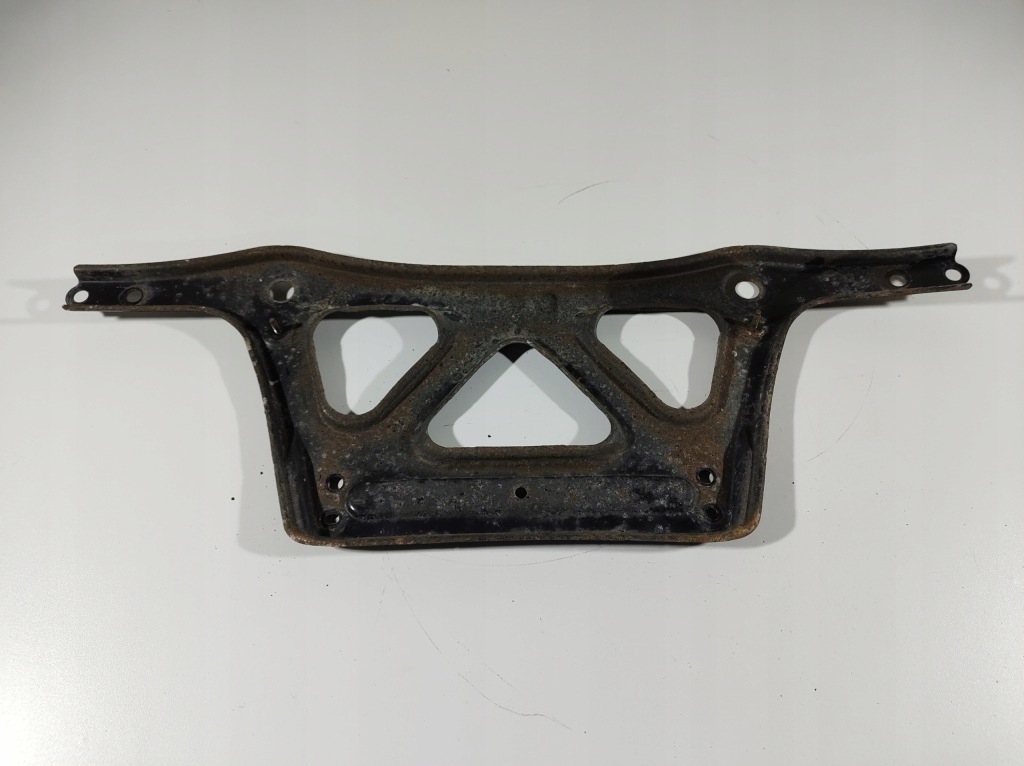 фото №1, Lexus is300h 13r кронштейн подрамник подрамник