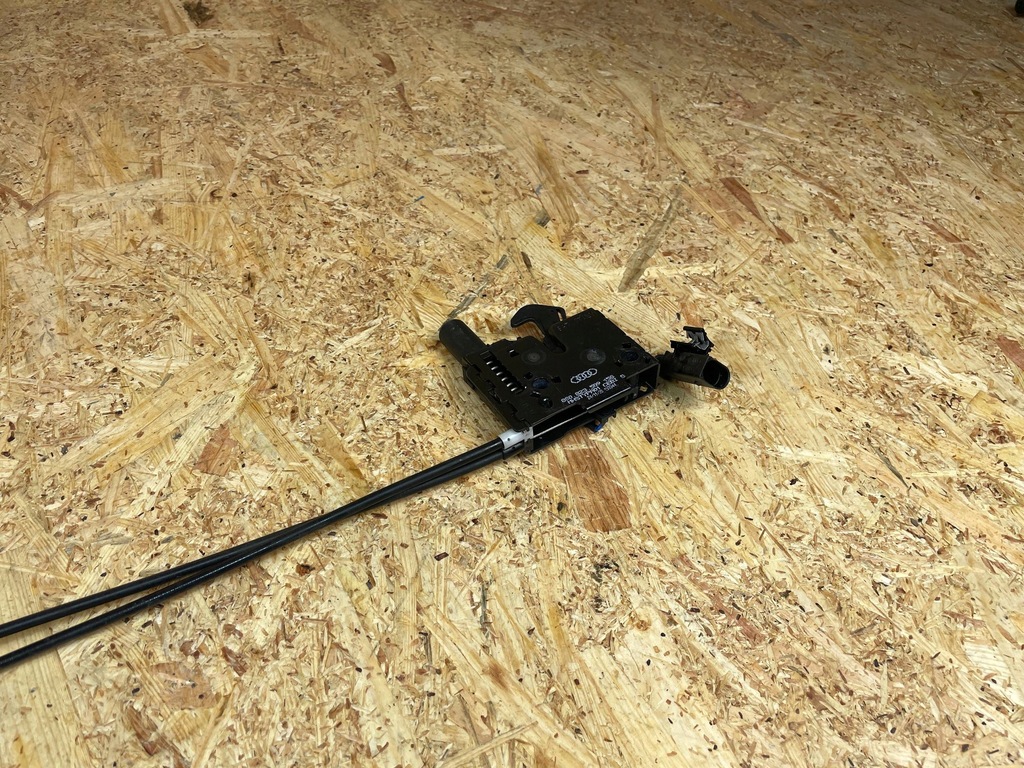 фото №12, Замок крепление засов капот комплект левый правый vw t-cross 8s0823509 2gm823535