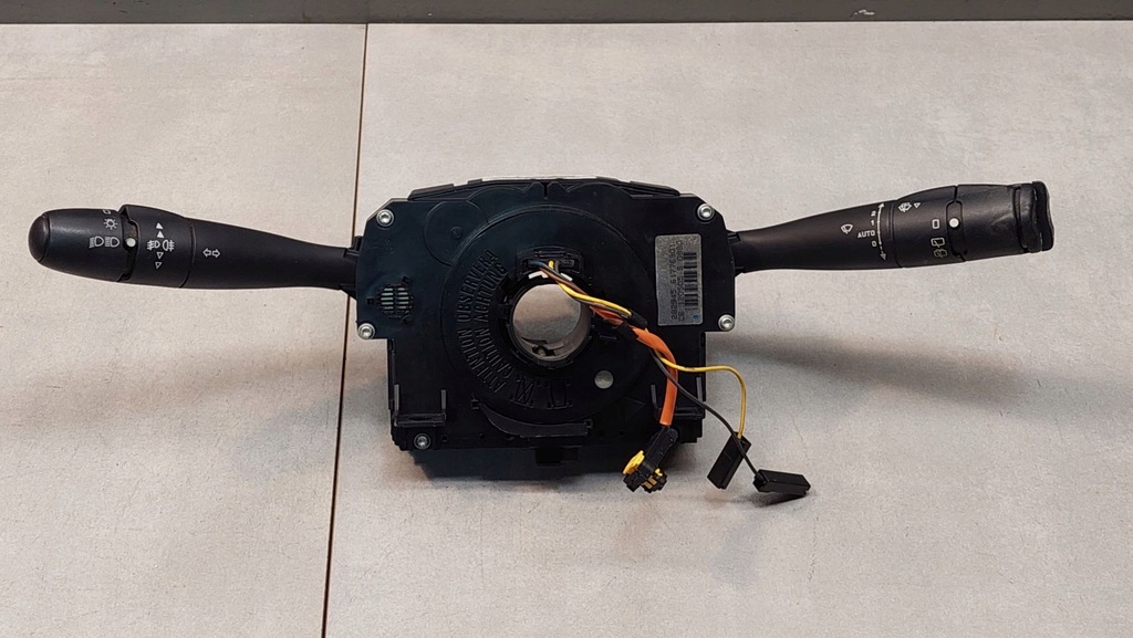 фото №1, Переключатель комбинированный citroen c2 1.4 b 96576773xt