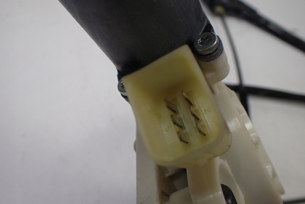 Купити Підйомник скло лівий a2167200146 mercedes cl w216