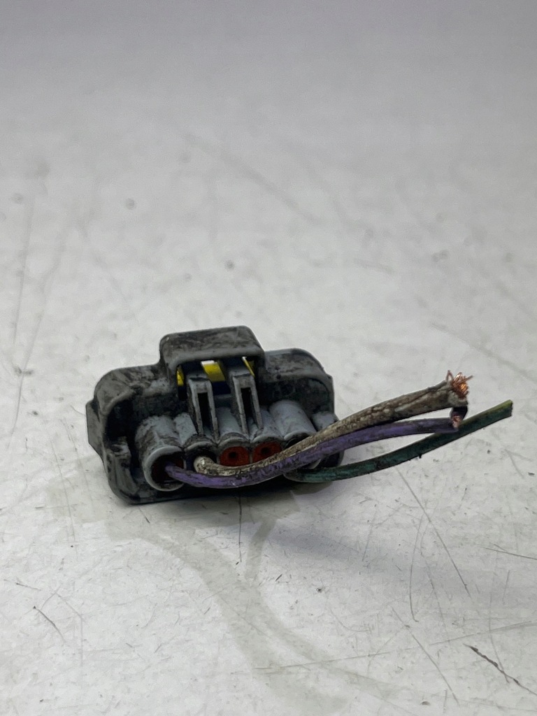 фото №10, Разъёмы штекер колодка коробка предохранителей bsm r03