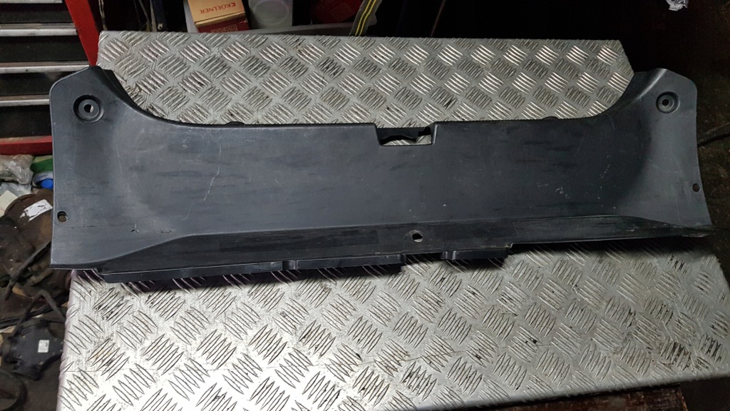 фото №2, Mercedes w203 защита порог багажника