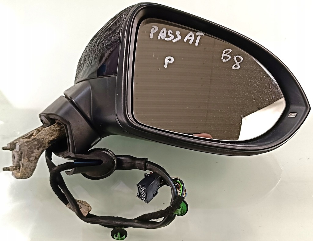 Купити Vw passat b8 18 r дзеркало праве перед eu