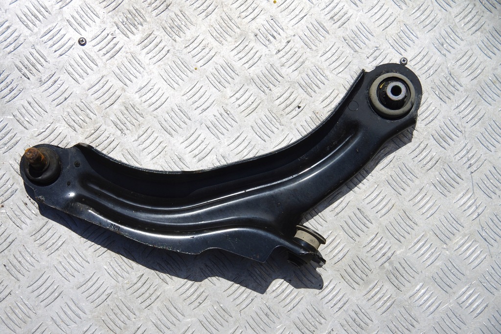 фото №1, Рычаг правый renault clio iv 545046817r