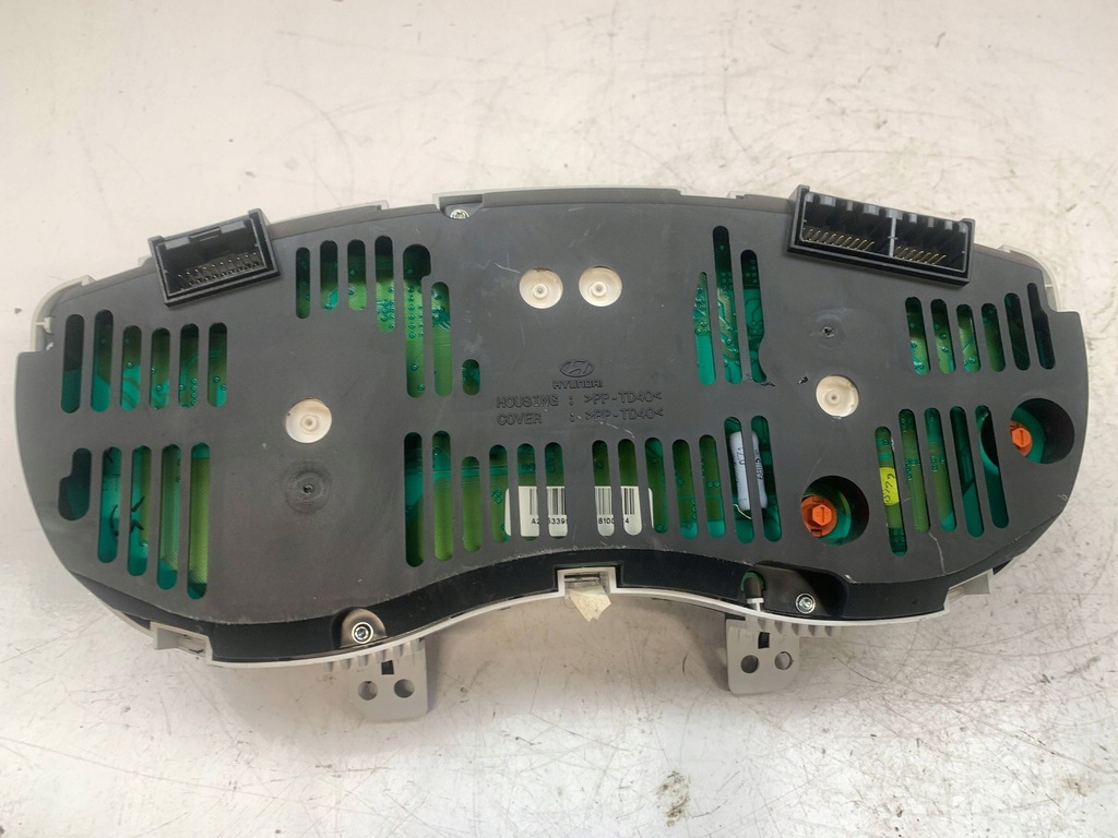 фото №14, Hyundai i20 приборная панель счетчик спидометр 940061j160