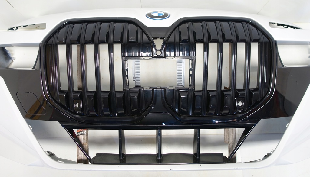 фото №6, Bmw 7 g70 m-pakiet 2022- pod 6 датчиков pdc бампер передний перед