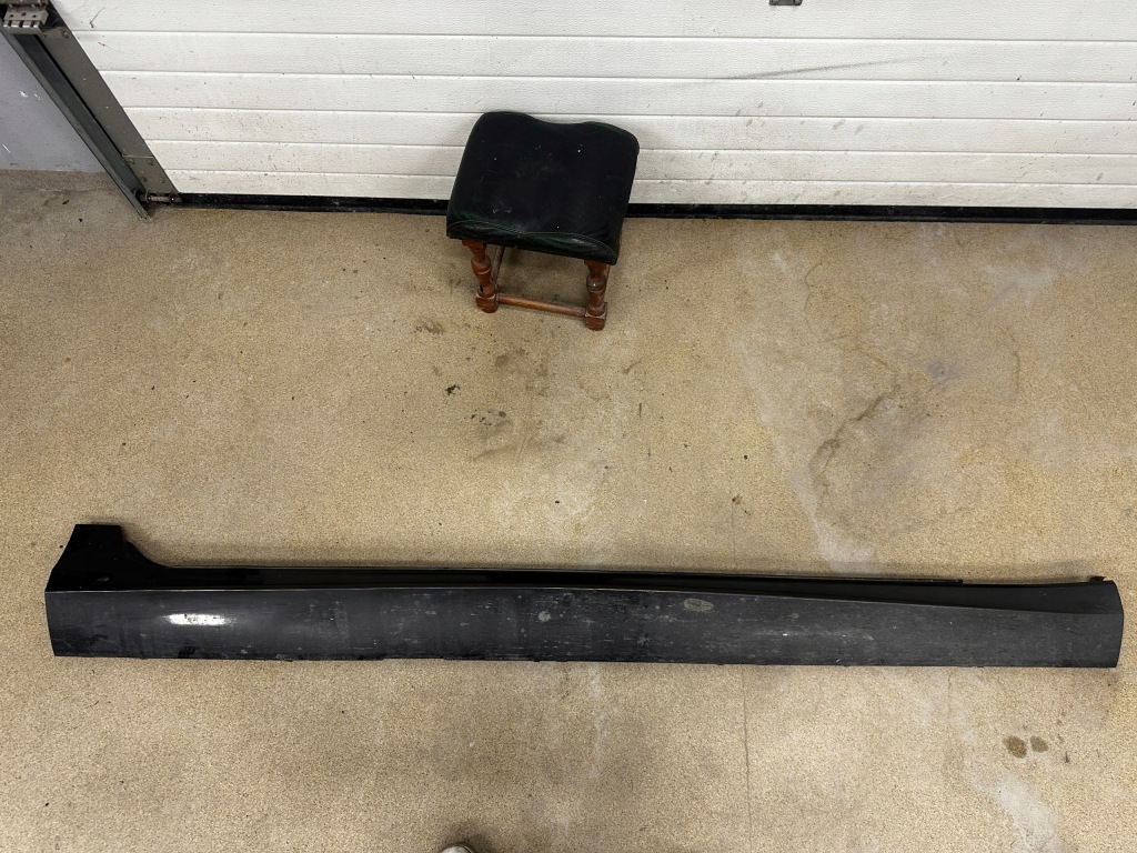 Купити Volvo v90 s90 ii молдинг поріг права