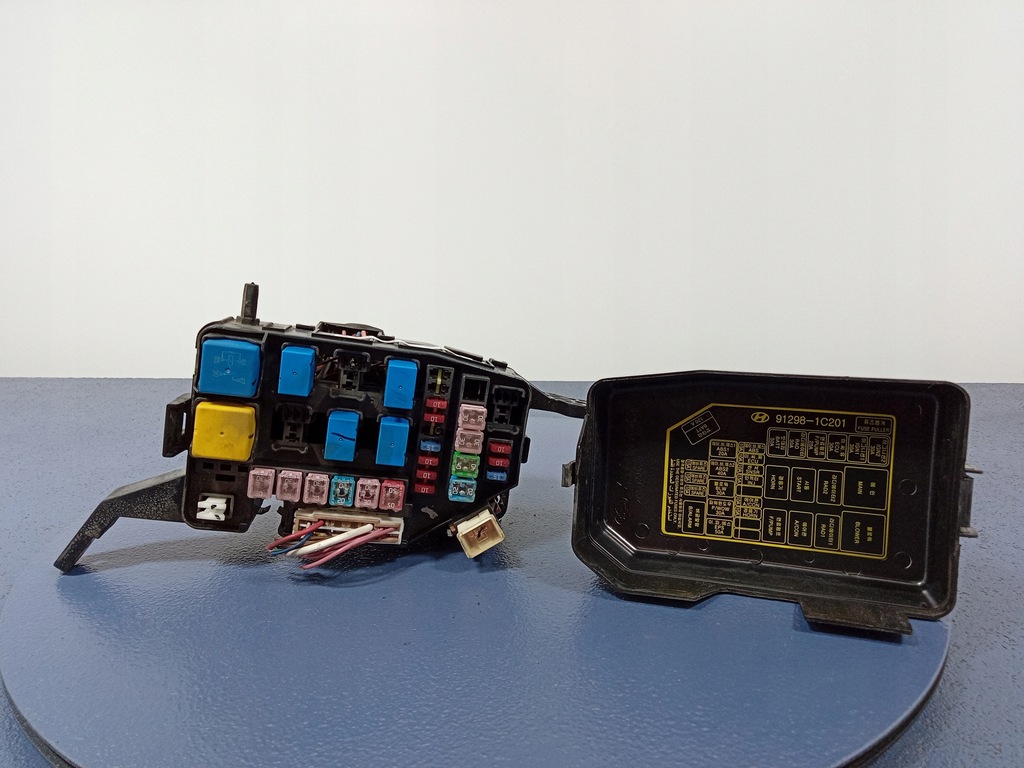 фото №5, Getz 1.3 12v коробка предохранителей 912101c160