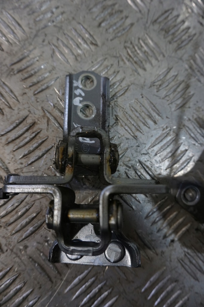 фото №1, Петля дверь правый задняя u17 asx 12-19 poznań