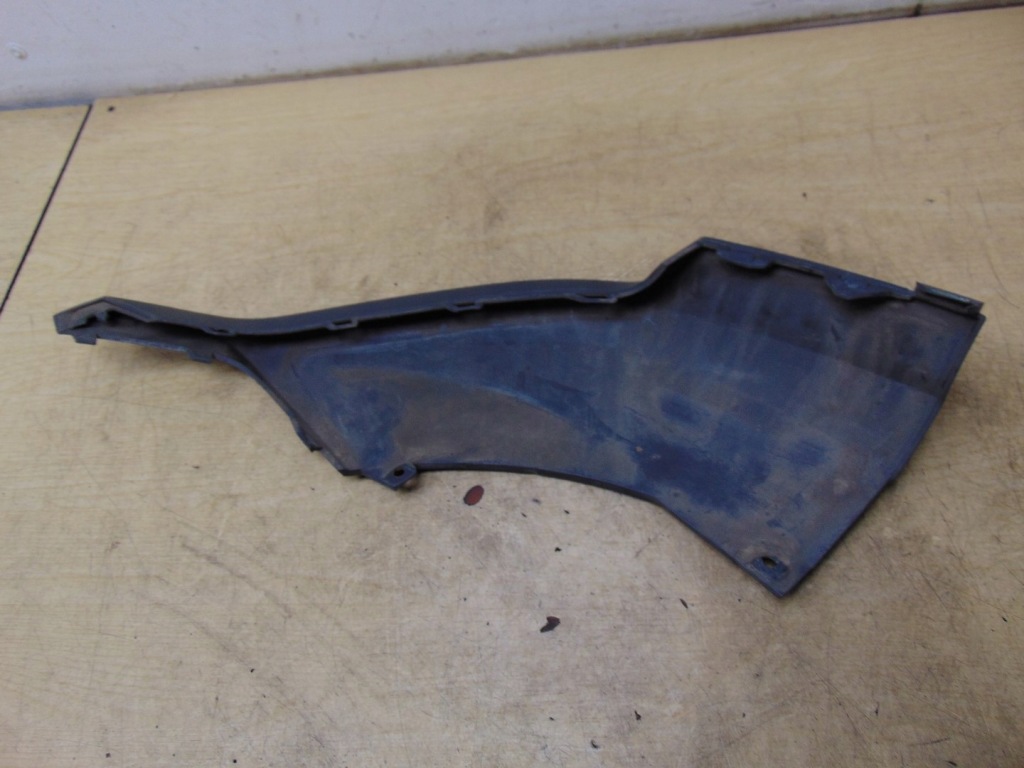 Молдинг бампера накладка права audi q7 4m0807062d в Україні