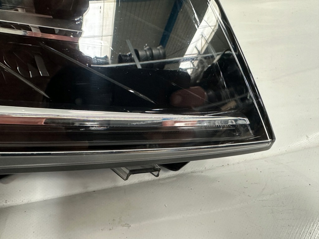 фото №7, Лампа права full led skoda superb iii facelifting 3v1941016d