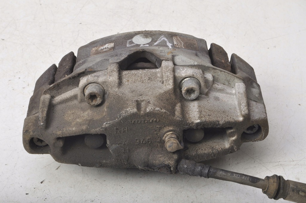 фото №6, Volvo s80 ii v70 iii суппорт тормозной правый перед 946