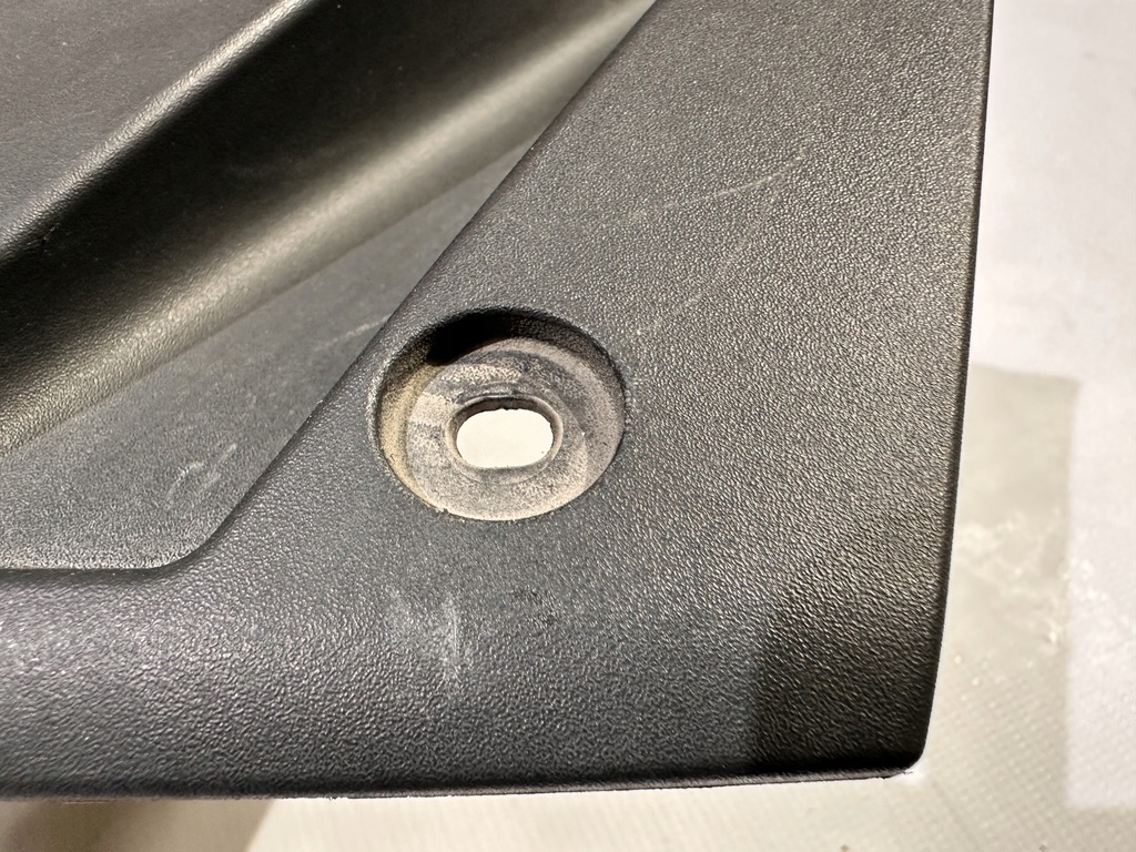 фото №5, Захист лампи задня задній права правої chevrolet camaro cabrio 2016+