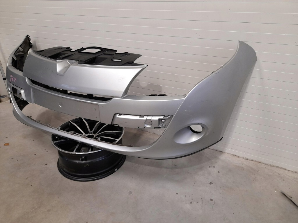 фото №3, Бампер передний renault megane iii 3 08-12 przed