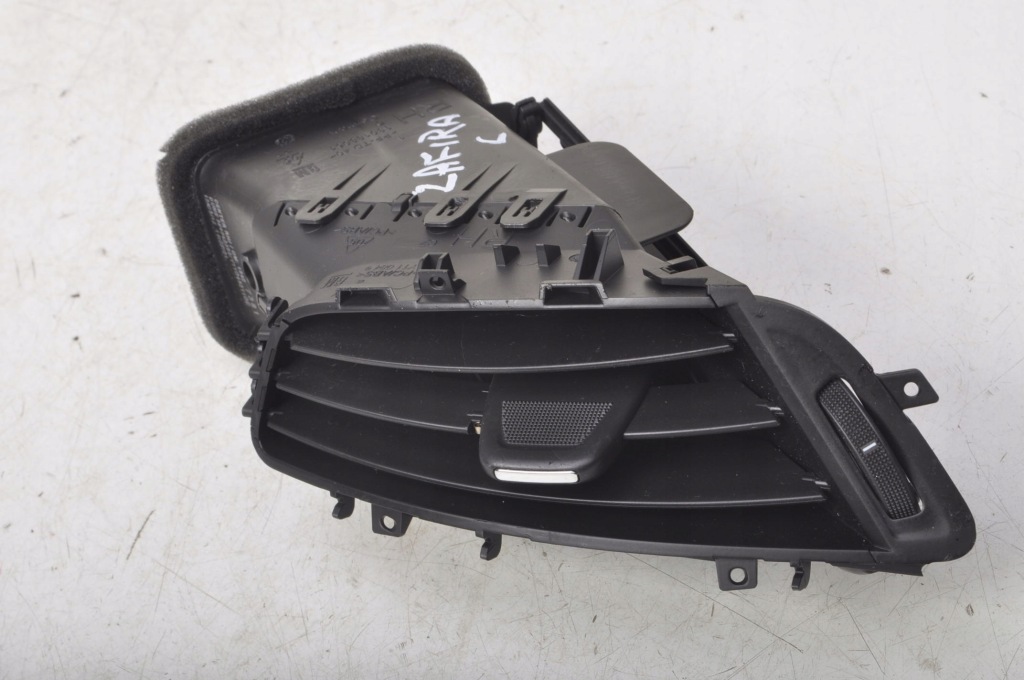 фото №1, Opel zafira c iii решётка обдув 330188061 правая