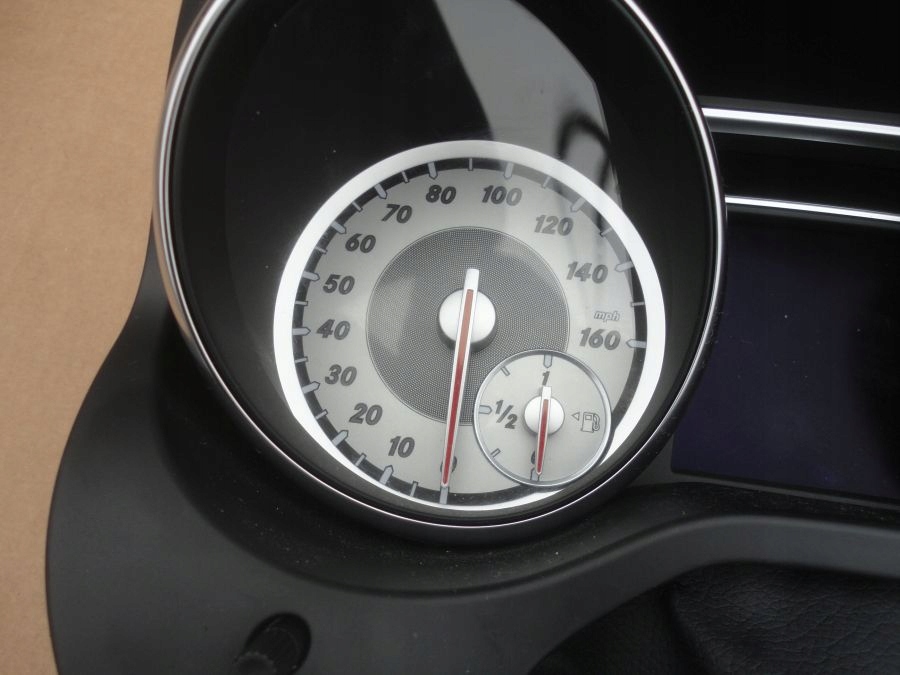 фото №1, Mercedes gla w156 x156 лічильник прилади mph w милях