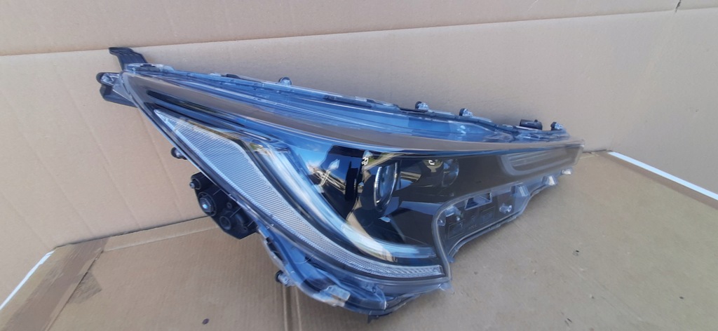 фото №10, Лампа перед права toyota corolla e21 full led