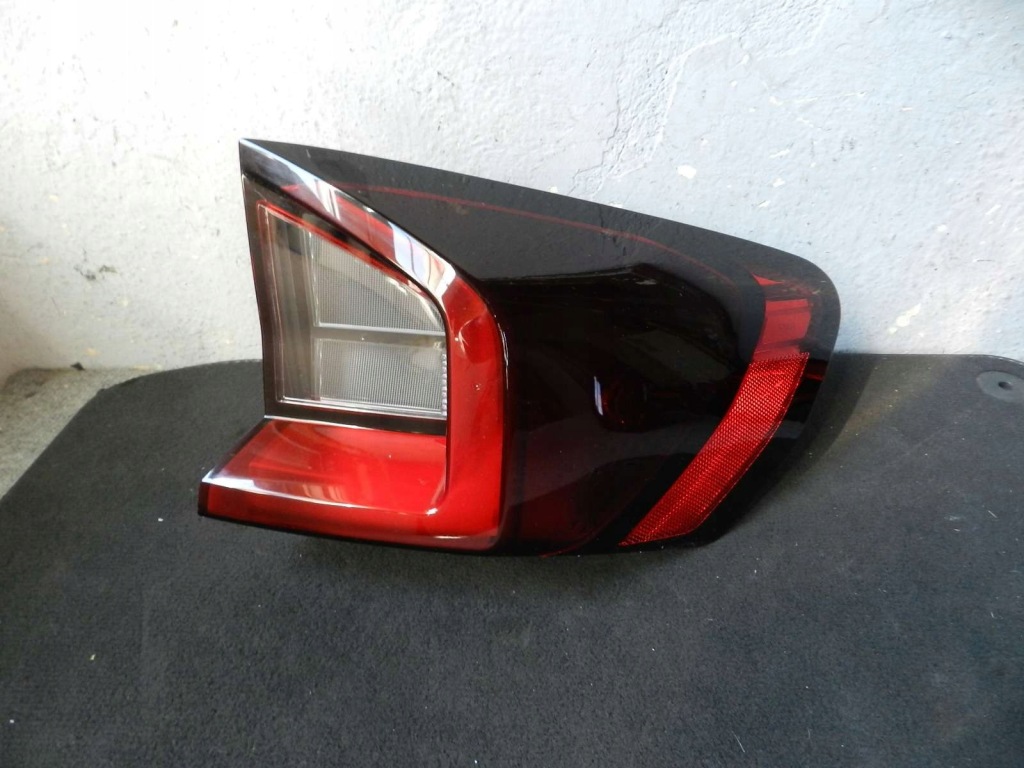 фото №1, Bmw x1 u11 22- лампа led задняя правая сторона 9465352