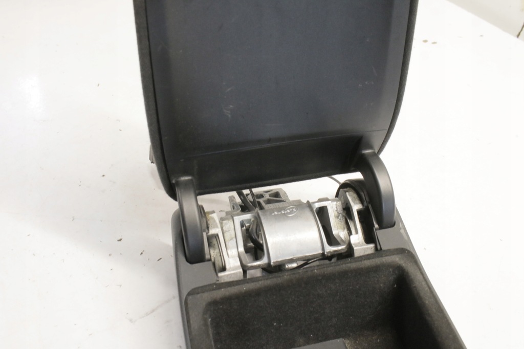 фото №9, Подлокотник audi a6 c6