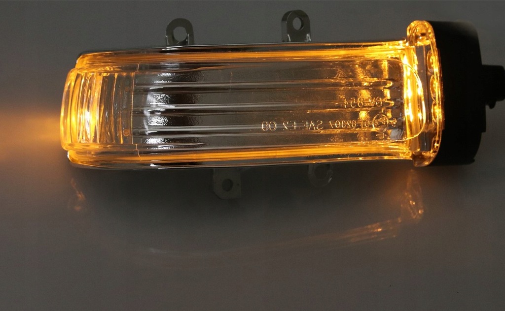 фото №3, Поворотник поворотник w зеркало toyota previa iii rav 4 rav4 iii xa30 r