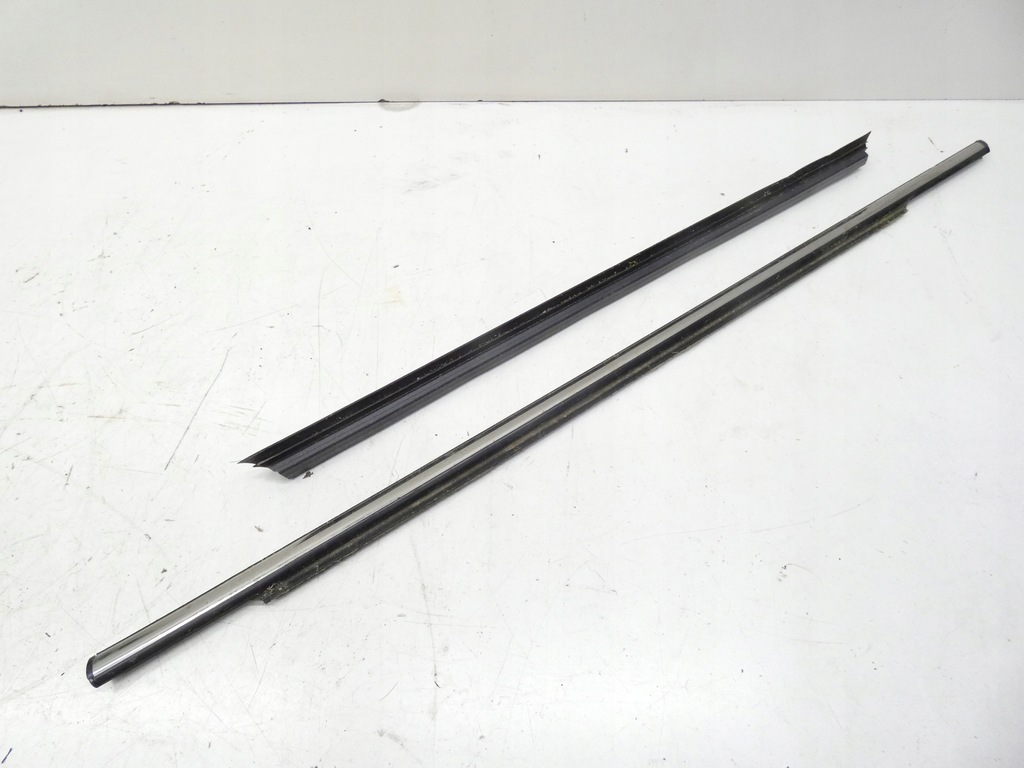 фото №2, Mini r60 молдинг ущільнювач двері лівий перед хром