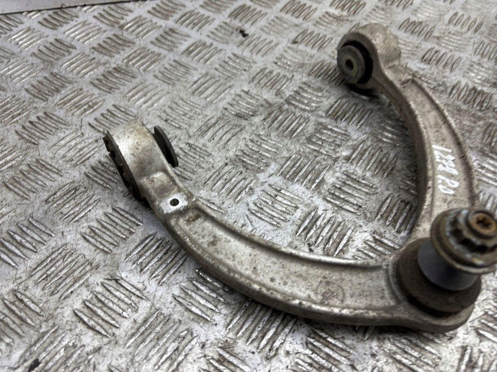 Купить Mercedes-benz ml w166 2012 рычаг передний нижний