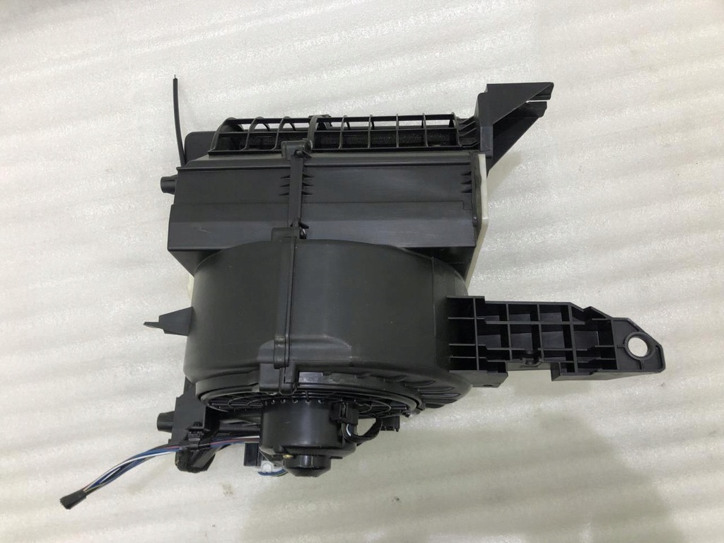 фото №7, Повітродувка вентилятор 3m71-18527-ac mazda 2 dy